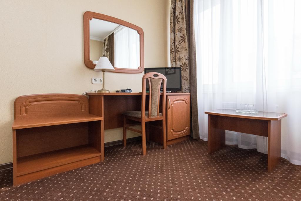 Hotel Yubileiny มินสก์ ภายนอก รูปภาพ
